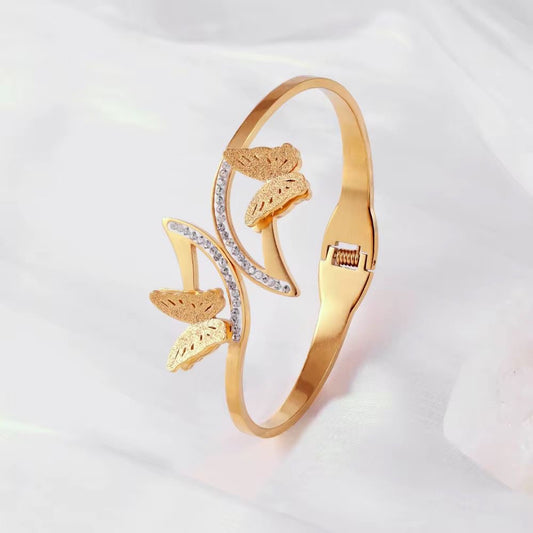 SJ 813 Butterfly Zircon Cuff Bracelet  - 18k Gold PVD plated stainless steel - Anti tarnish