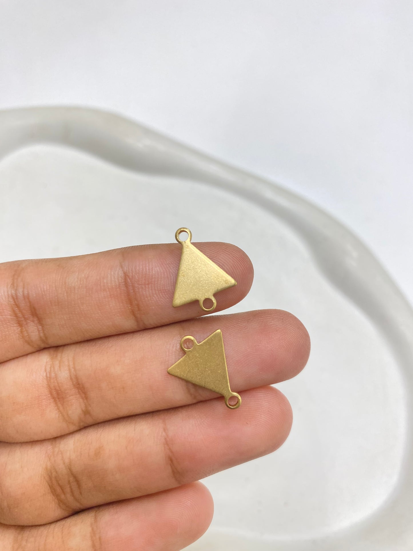 B 2509 Triangle Connector charm ( 1 pc )