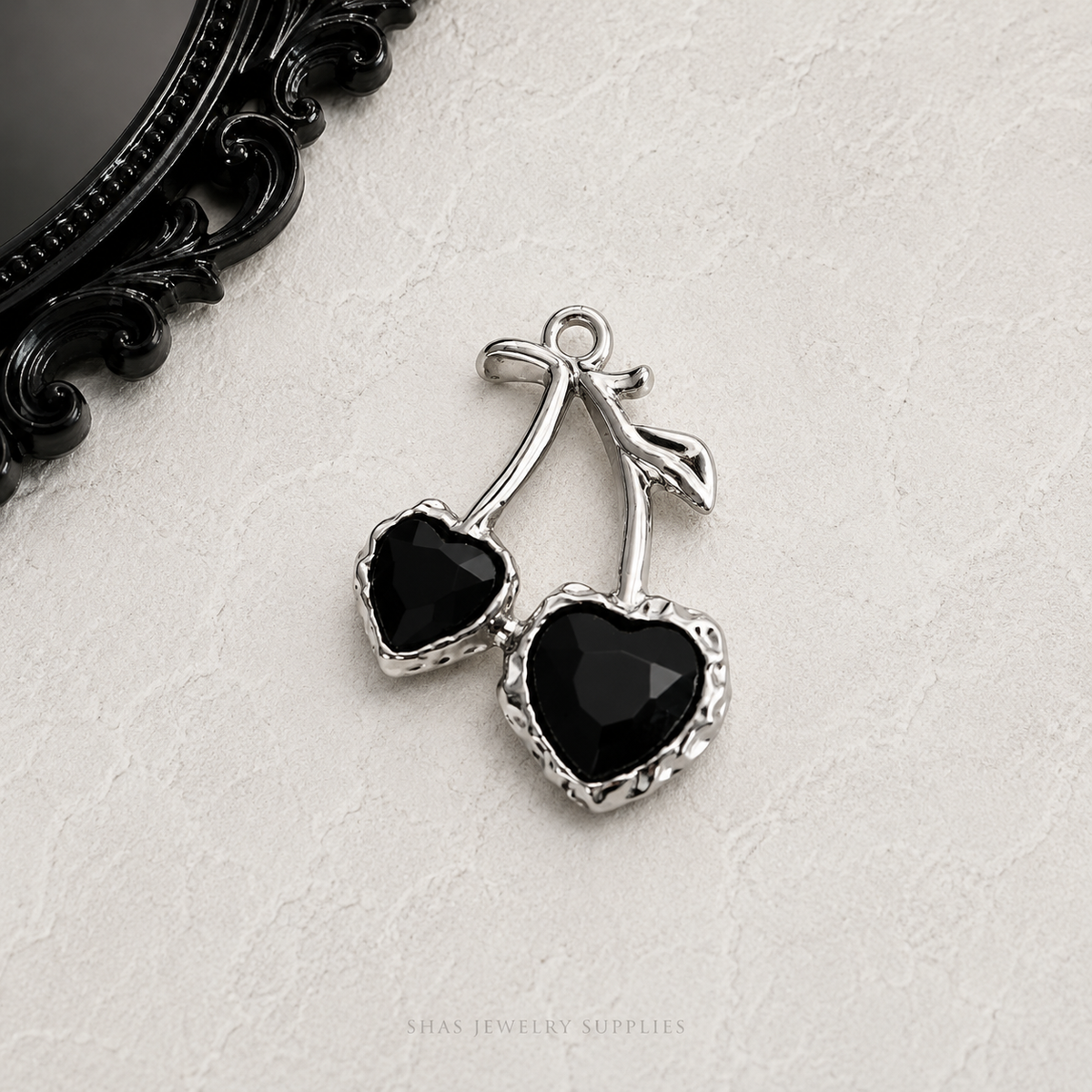 MC02C Black Cherry Gothic Charm ( 1 pc )