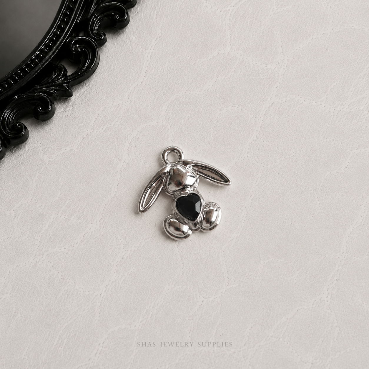 MC02U Black Heart Bunny Y2K Gothic Charm ( 1 pc )