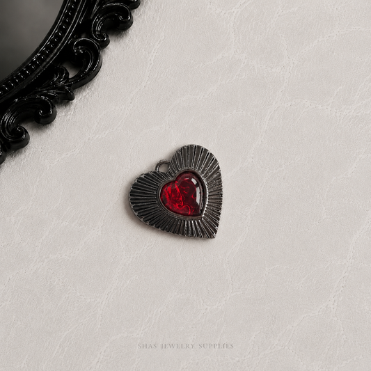 MC02X Ribbed Red Heart Gothic Charm ( 1 pc )