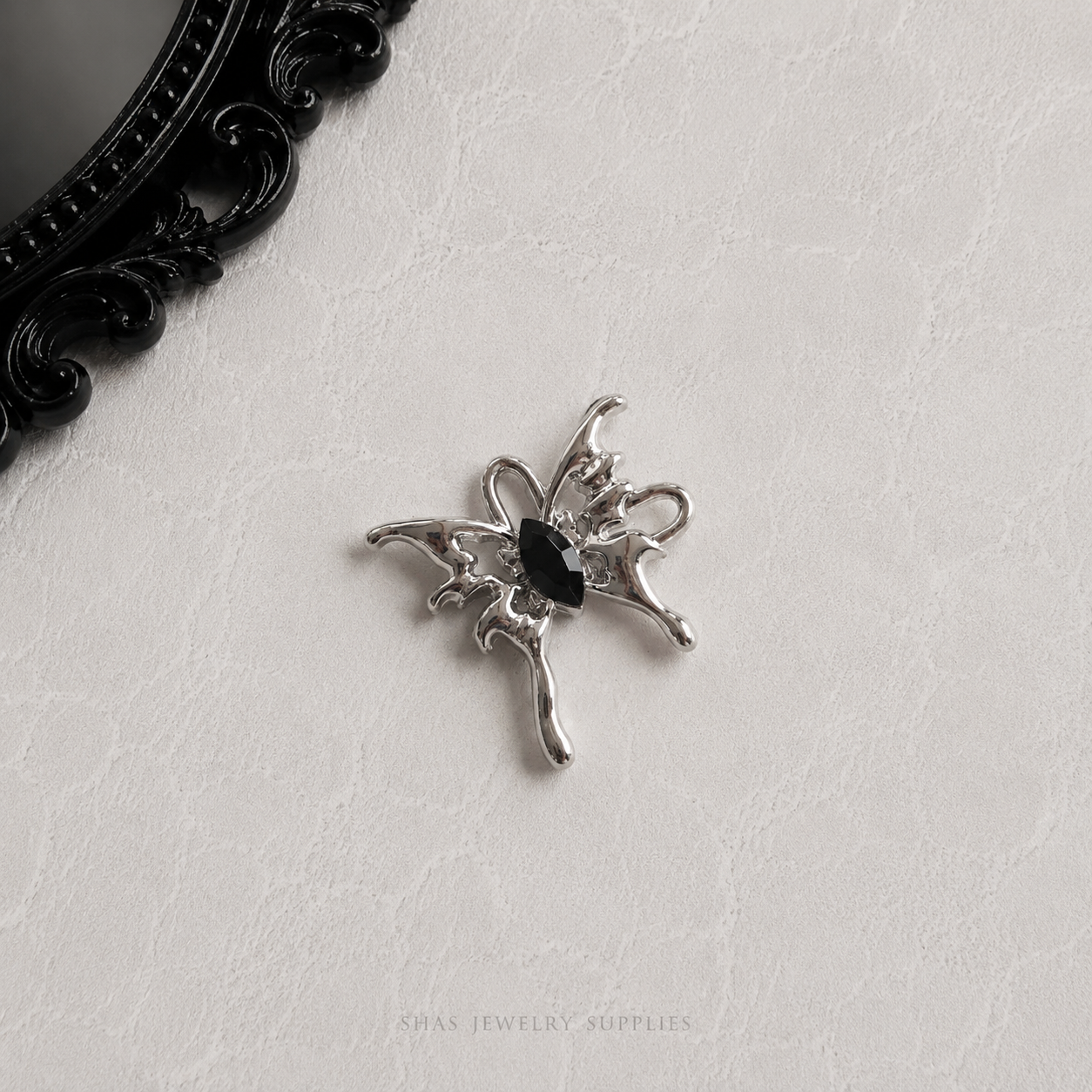 MC02Q Black Stone Butterfly Y2K Gothic Charm ( 1 pc )