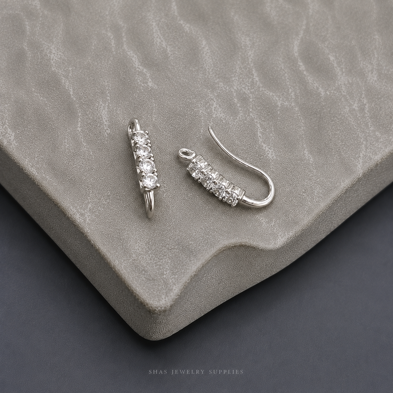 ZS01N Zircon Hook Silver Plated ( 2 pc )