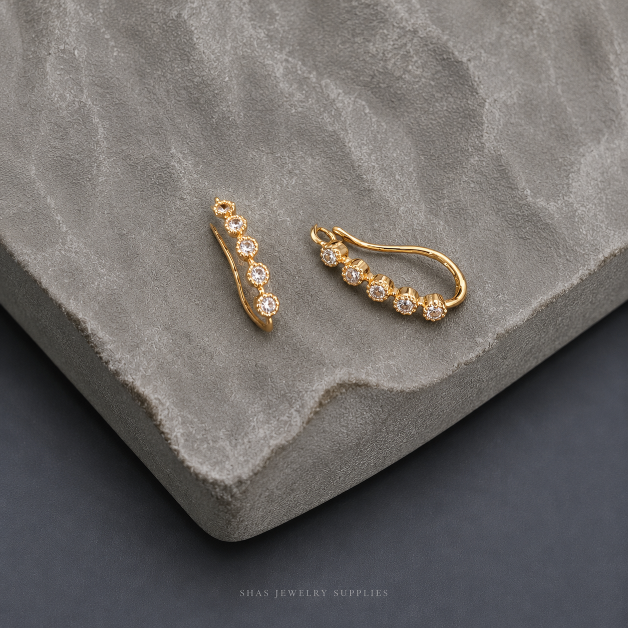 ZS01X Zircon Hook 18k gold Plated ( 2 pc )