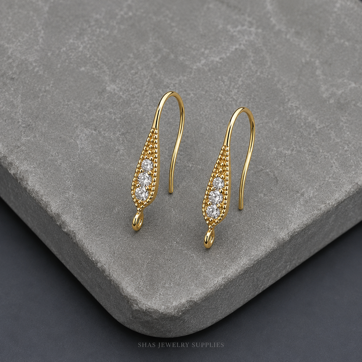 ZS01W Zircon Hook 18k gold Plated ( 2 pc )