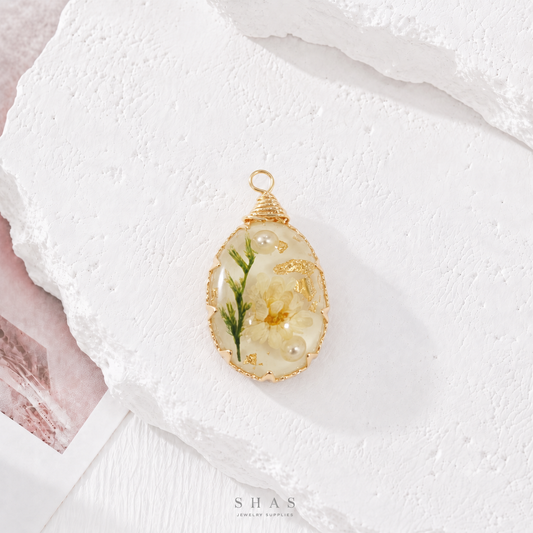 RFC02W White Oval Resin Flower Pendant Charm ( 1 pc )
