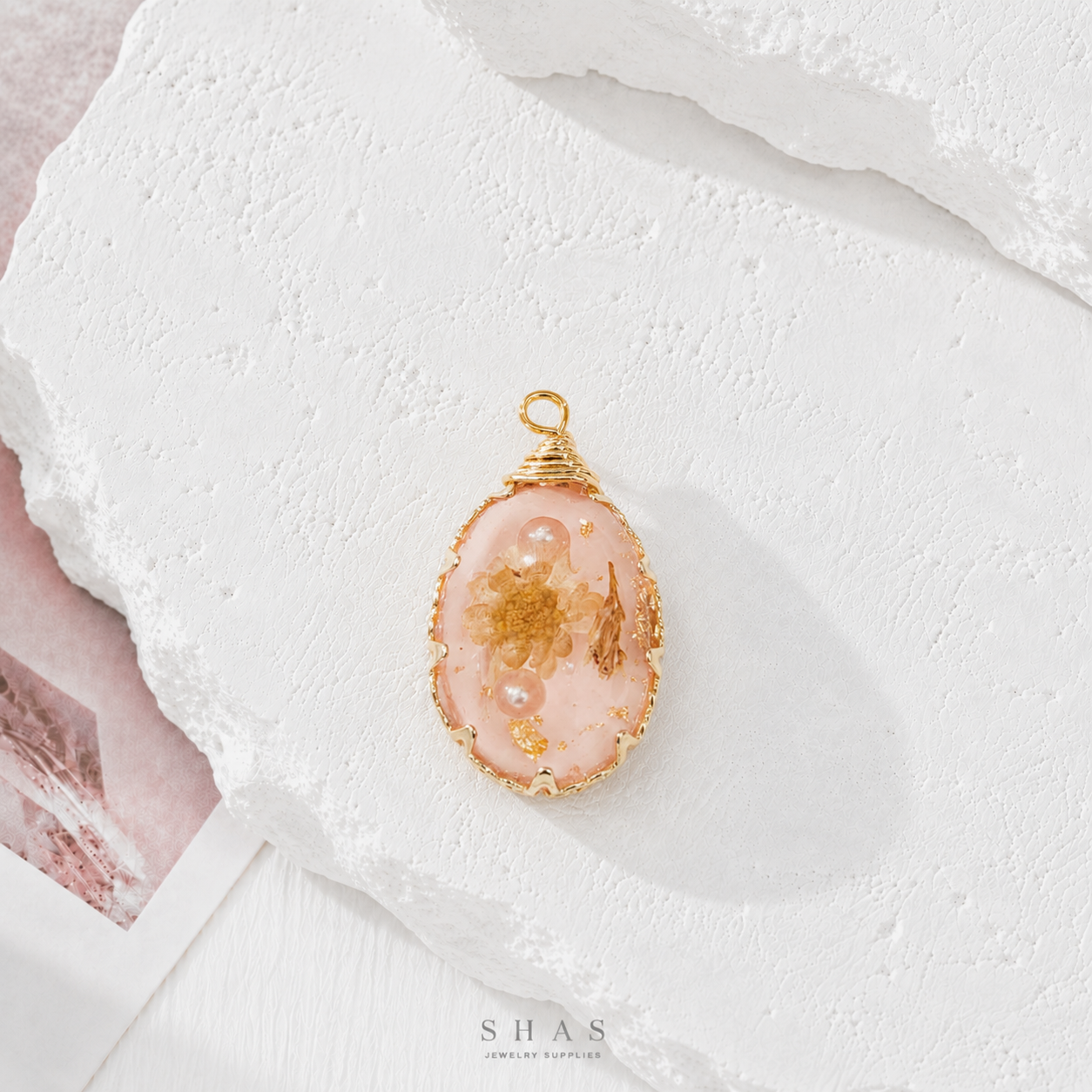 RFC01N Baby Pink Oval Resin Flower Pendant Charm ( 1 pc )