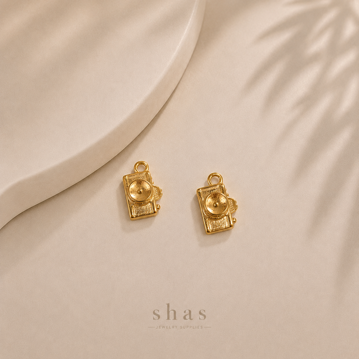 SC19C Camera Charm  ( 1 pc ) 18k Gold PVD