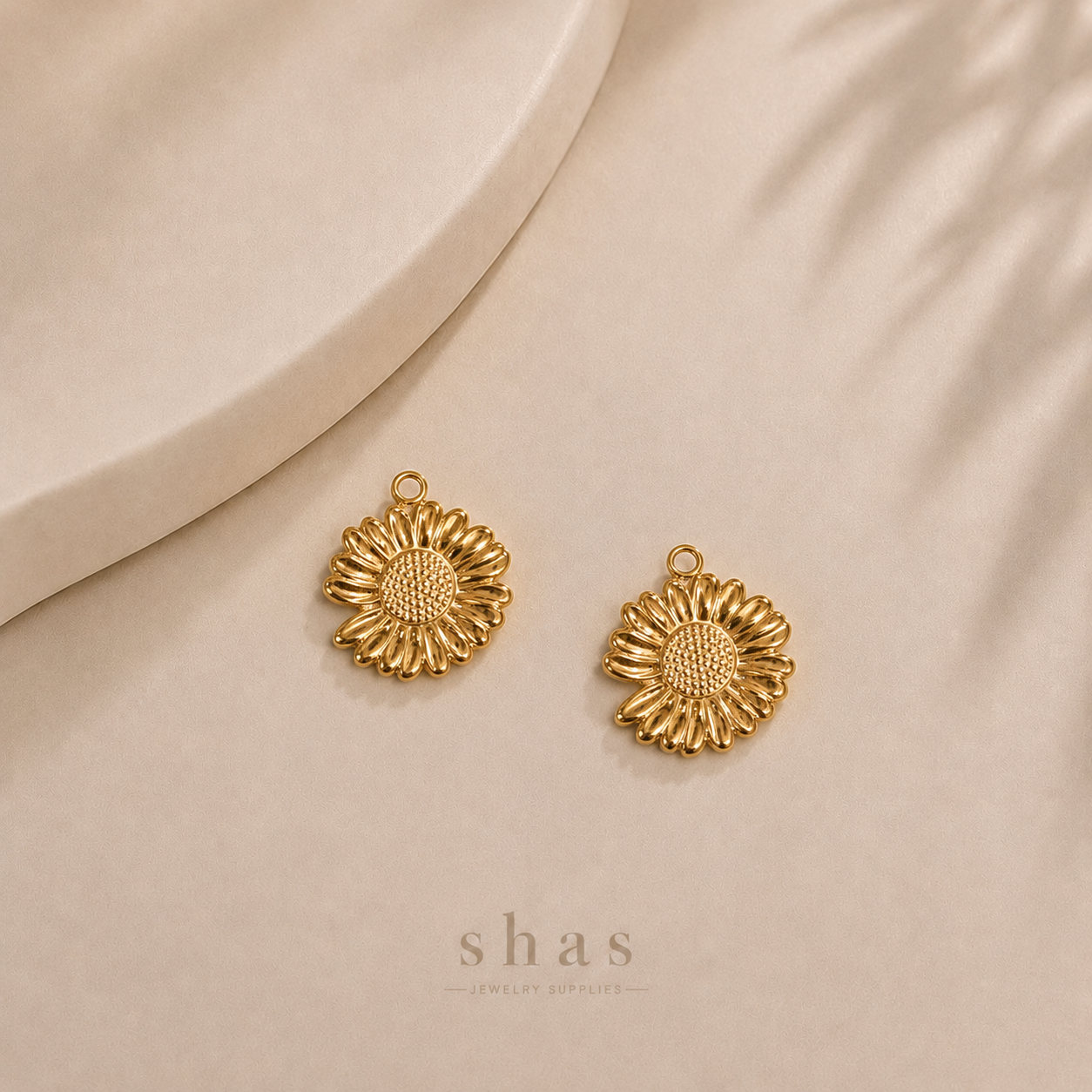 SC19F Sunflower Charm ( 1 pc ) 18k Gold PVD