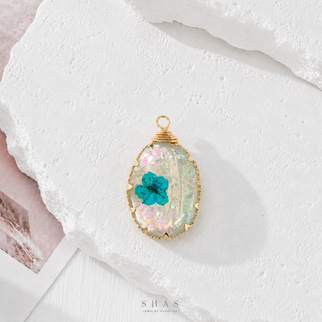 RFC01X Turquoise Blue Resin Flower Pendant Charm ( 1 pc )