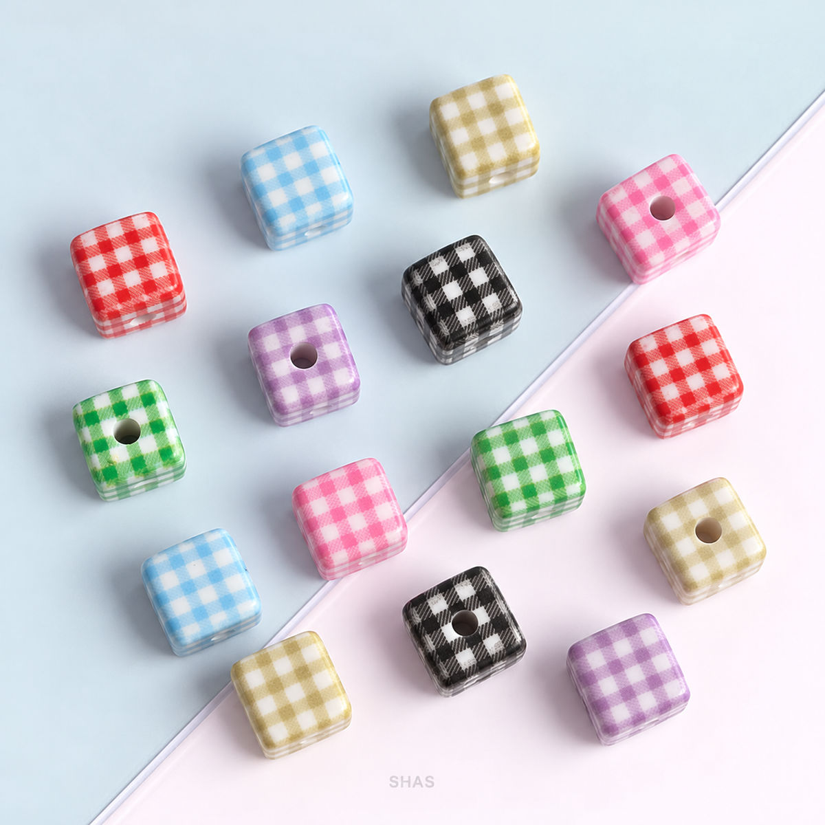 AB105 Gingham Cube Acrylic Bead ( 1 pc )