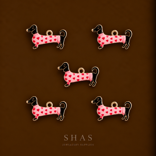APC03F Dachshund in Heart Sweater Alloy Printed Charm ( 1 PC )