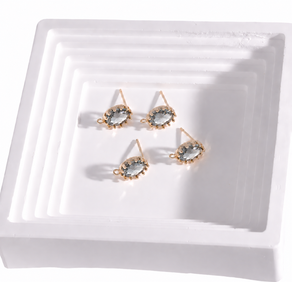 ZS03W Grey Oval zircon gold plated stud ( 2 pc ) anti tarnish
