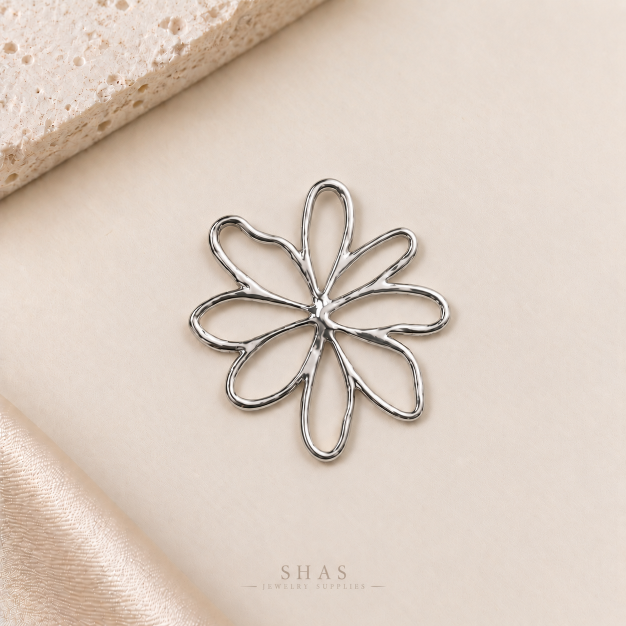 GPB02 Large Flower Bezel ( 1 pc ) Platinum