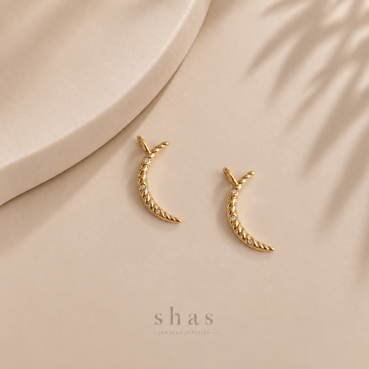 SC20M Crescent Moon Zircon Charm ( 1 pc ) 18k Gold PVD Plated