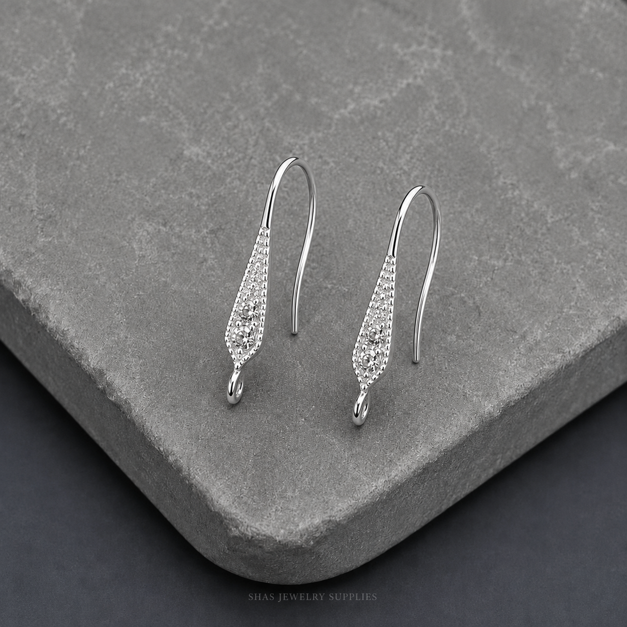 ZS01W Zircon Hook 18k gold Plated ( 2 pc )