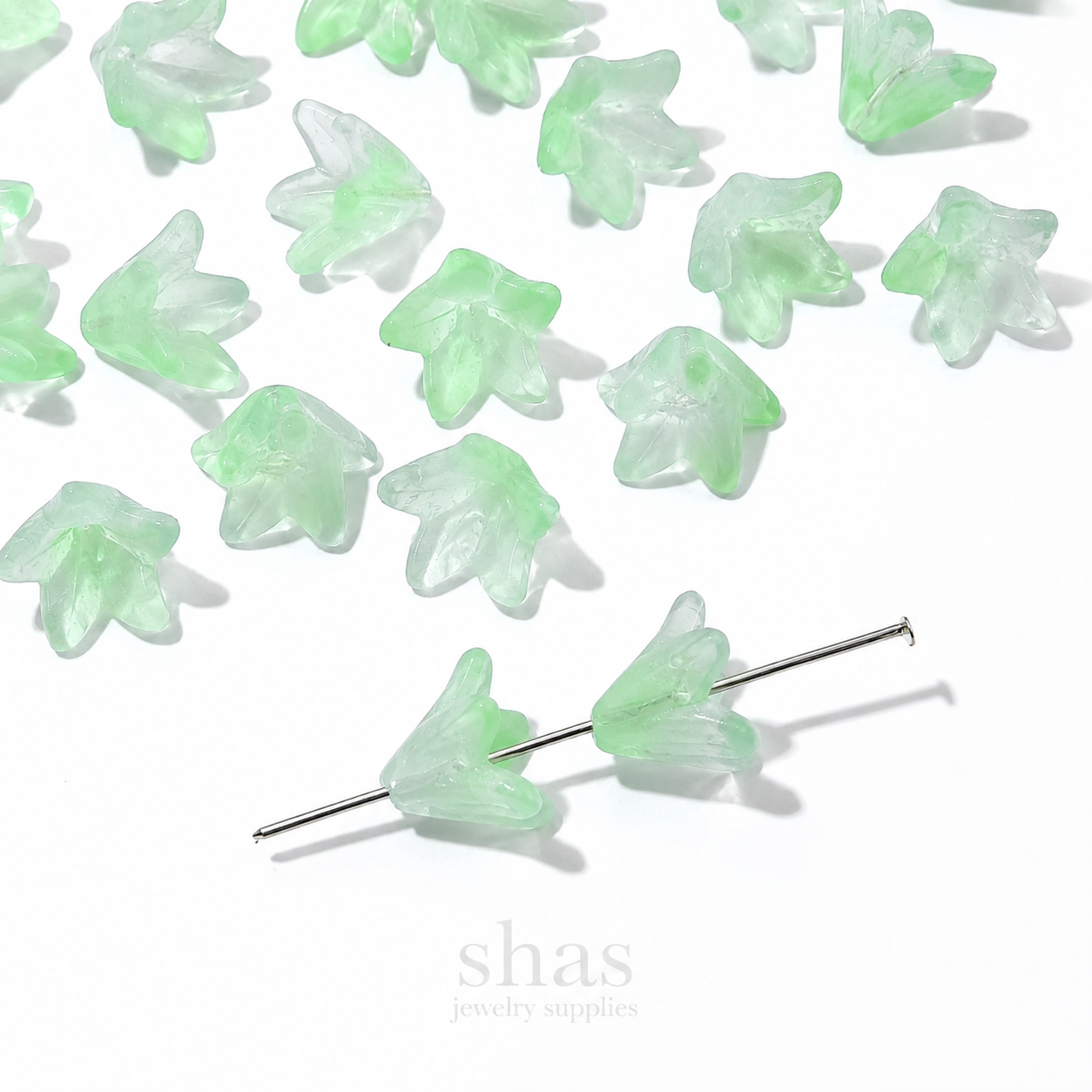 GB03A Lily Flower Glass bead ( 1 pc ) Lampwork Bead