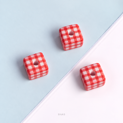 AB105 Gingham Cube Acrylic Bead ( 1 pc )