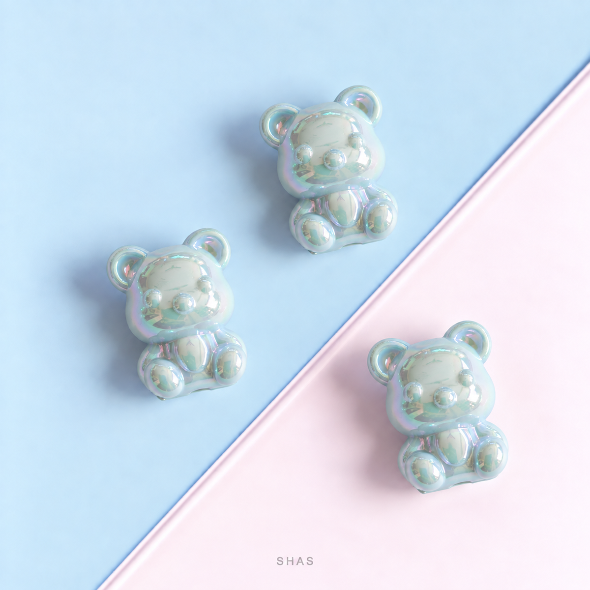 AB109 Iridescent Bear Acrylic Bead ( 1 pc )