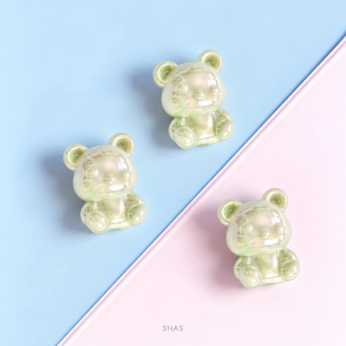 AB109 Iridescent Bear Acrylic Bead ( 1 pc )
