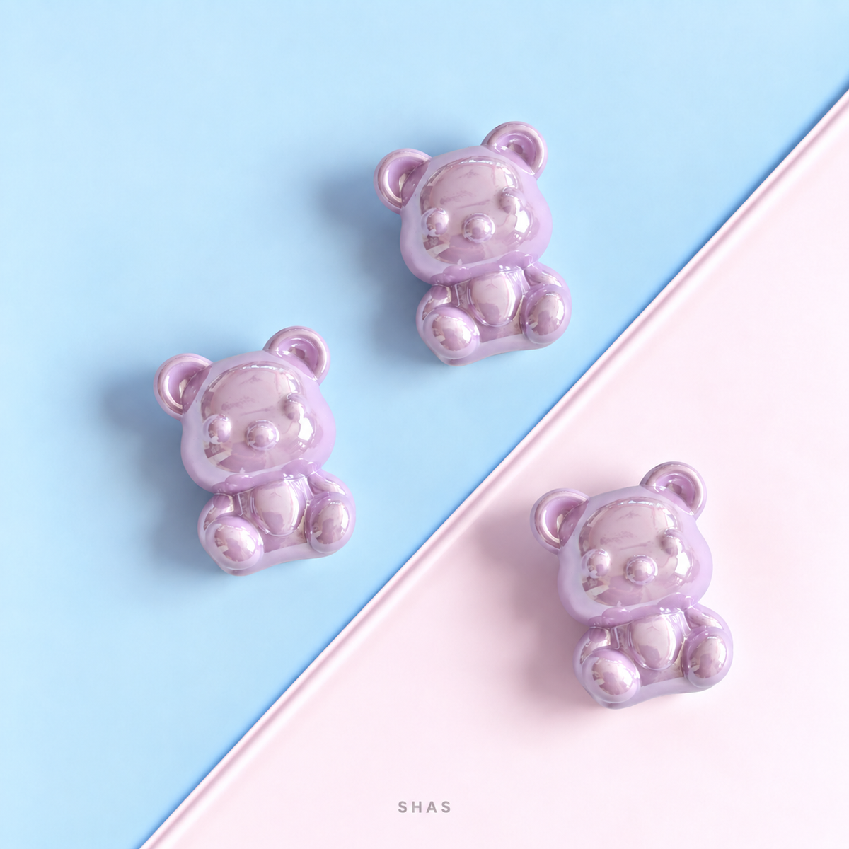 AB109 Iridescent Bear Acrylic Bead ( 1 pc )