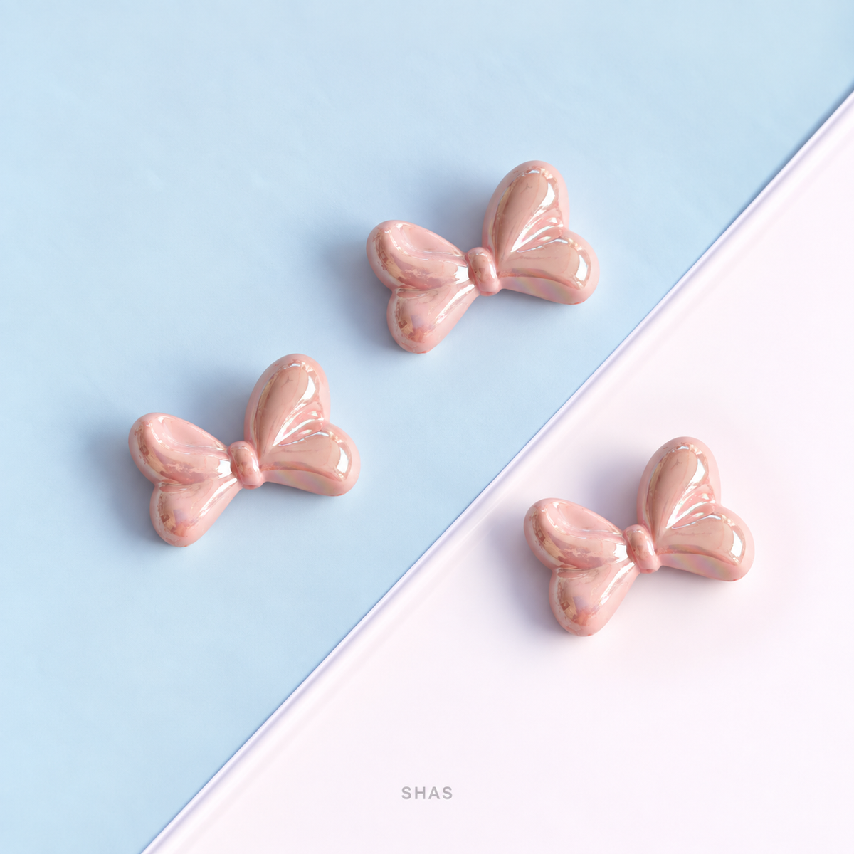 AB111 Iridescent Bow Acrylic Bead ( 1 pc )