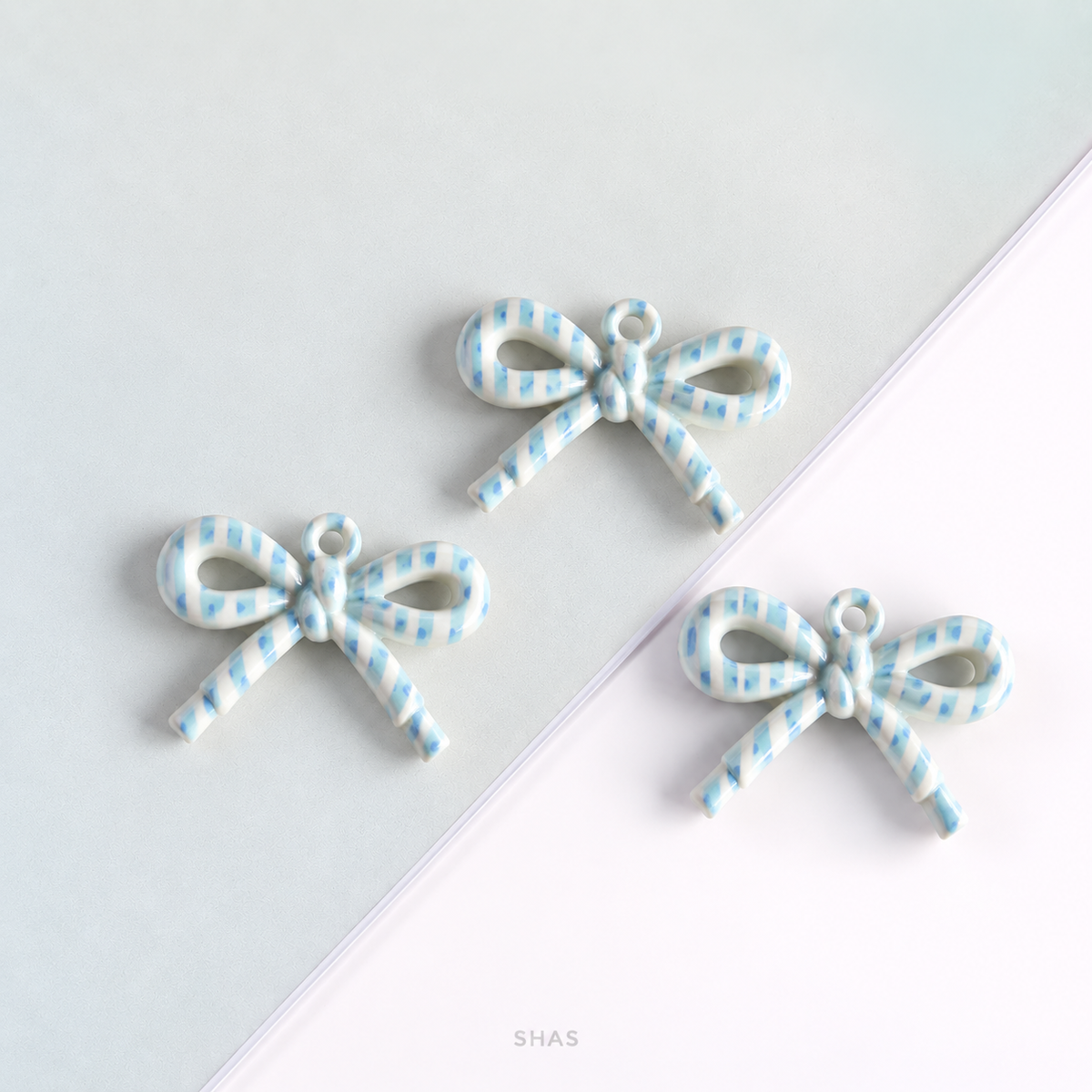 AB104 Patterned Bowknot Acrylic Bead ( 1 pc )