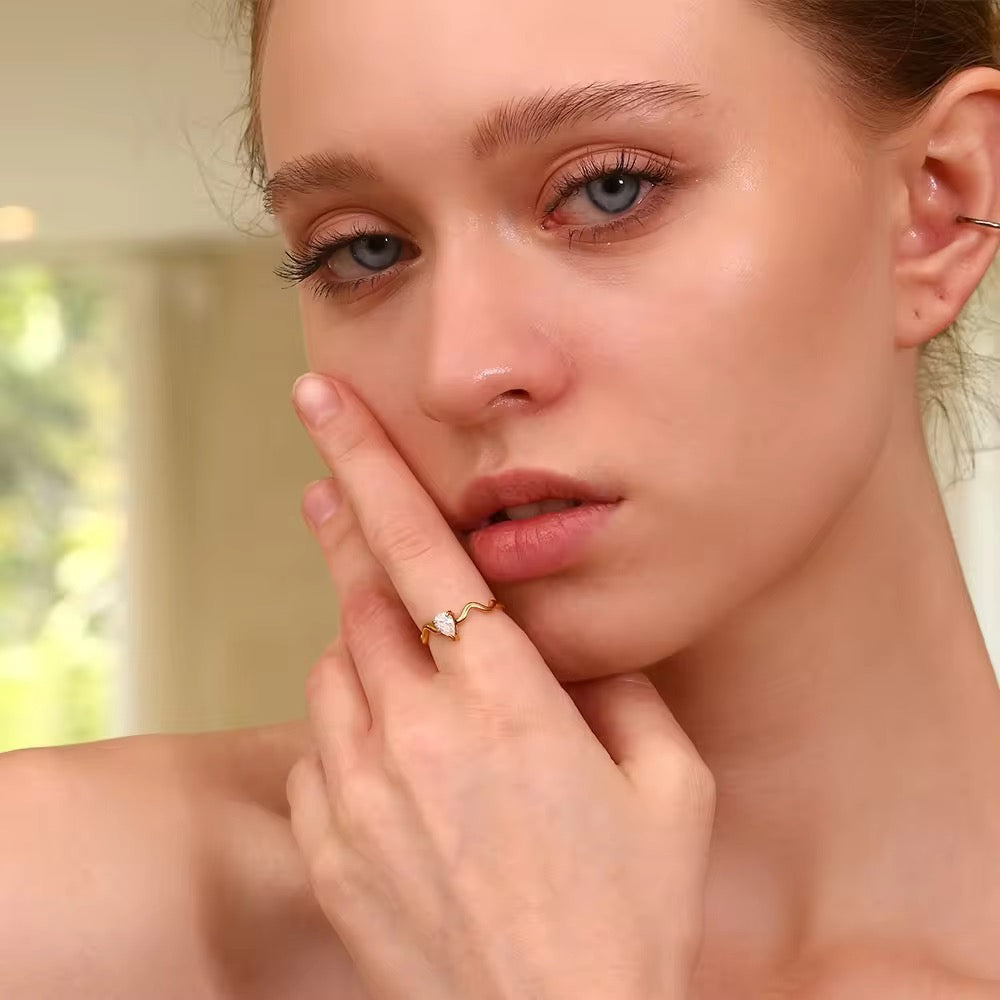 SJ 425 Dainty Teardrop Zircon Minimalistic Ring - Premium 18k Gold PVD plated stainless steel - Anti tarnish - Wholesale