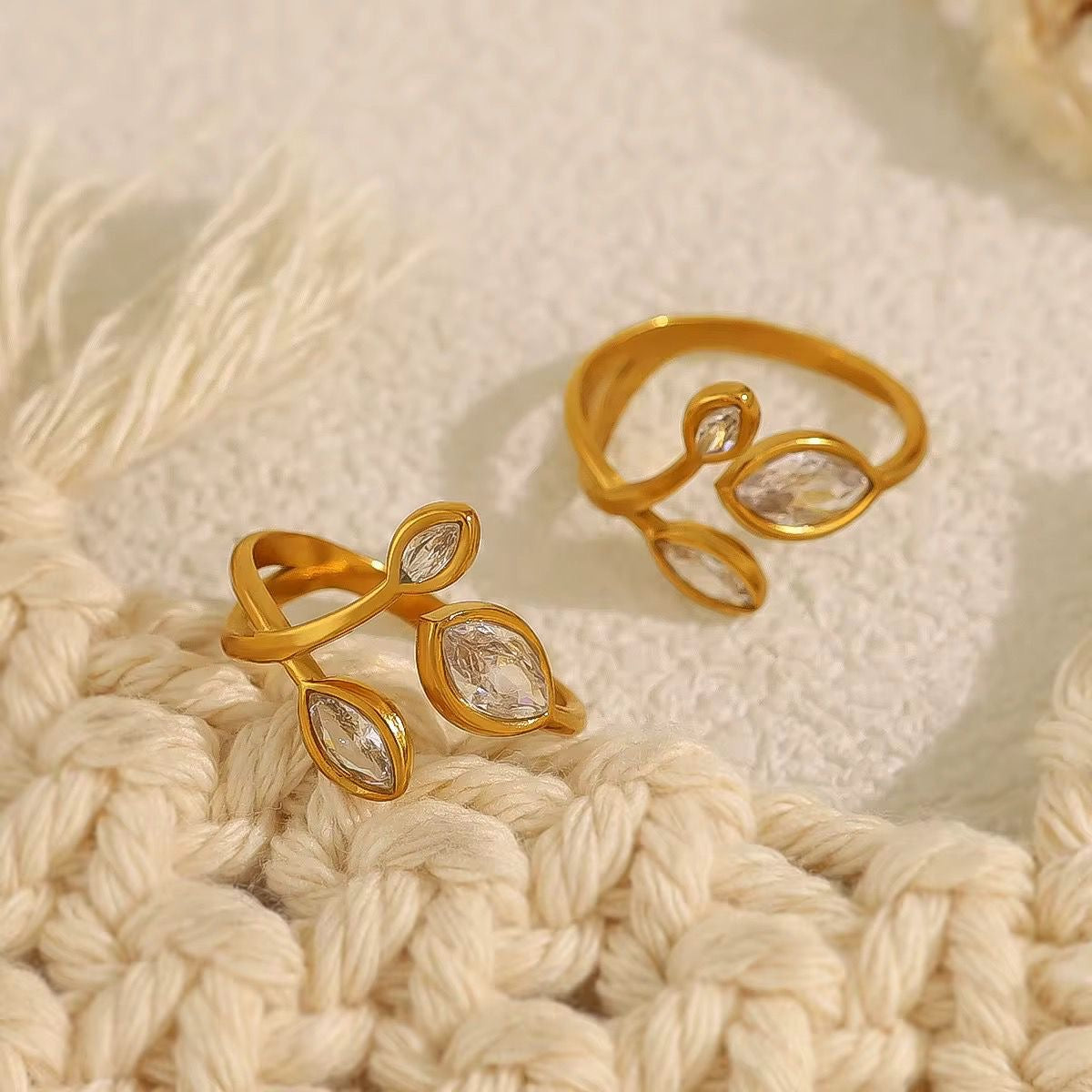 SJ 912 Zircon Leaf Ring Adjustable - 18k Gold PVD plated stainless steel - Anti tarnish