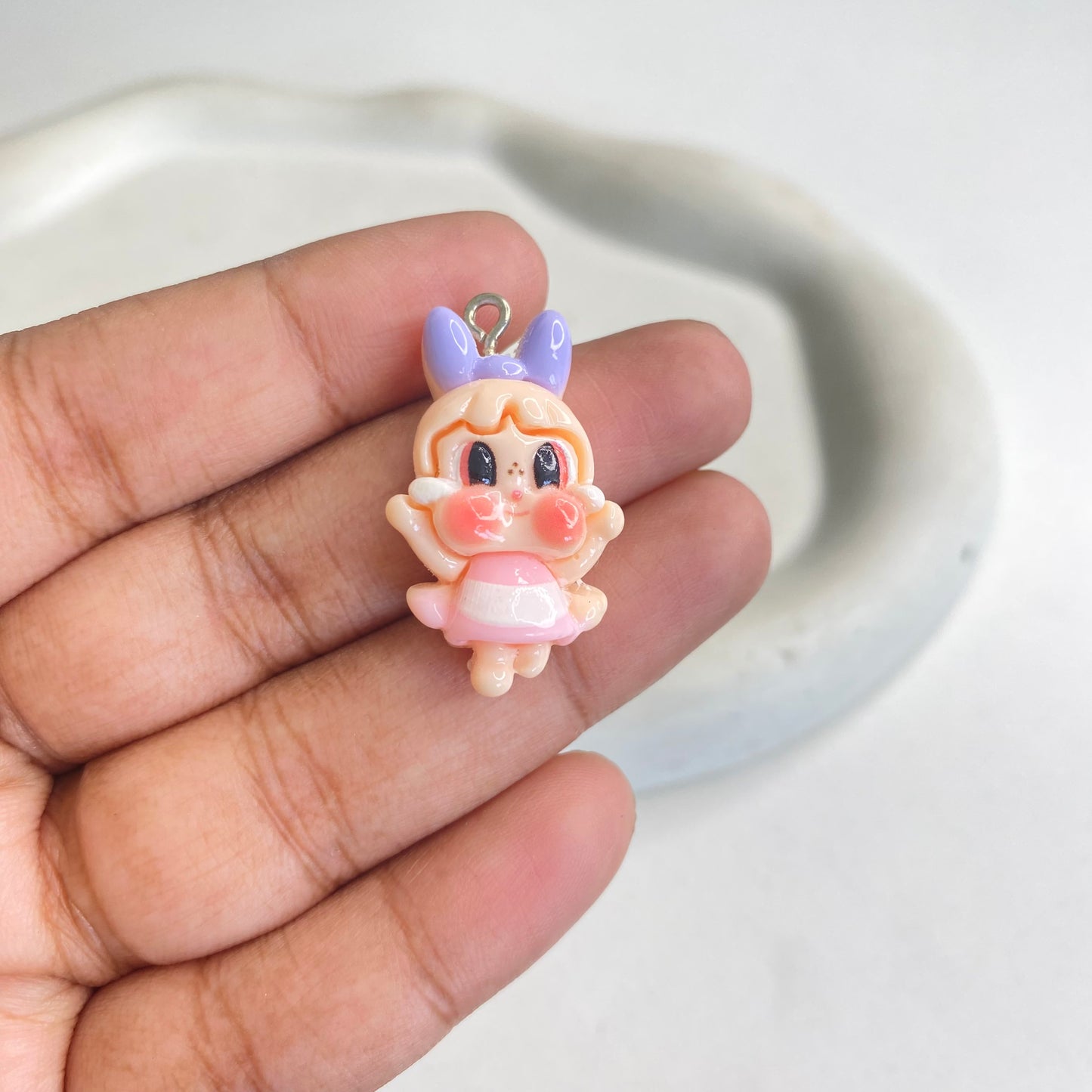 BBB 290 (b) Cry Baby Resin charm ( 1 pc ) with Hook ( 32:18 mm )