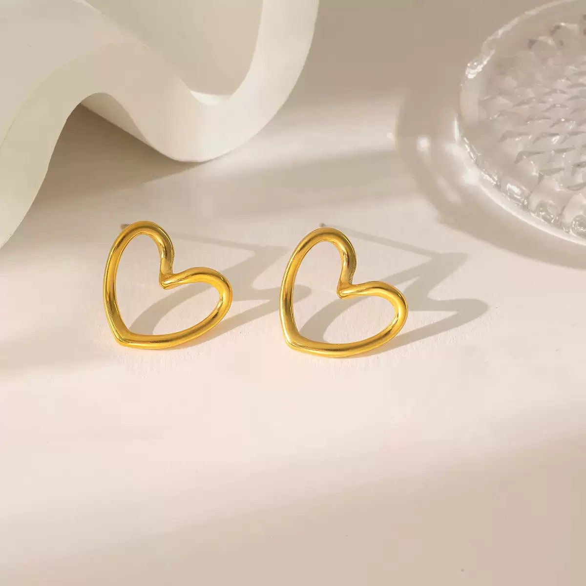 ESJ35A Hallow heart Earrings 18K gold pvd plated