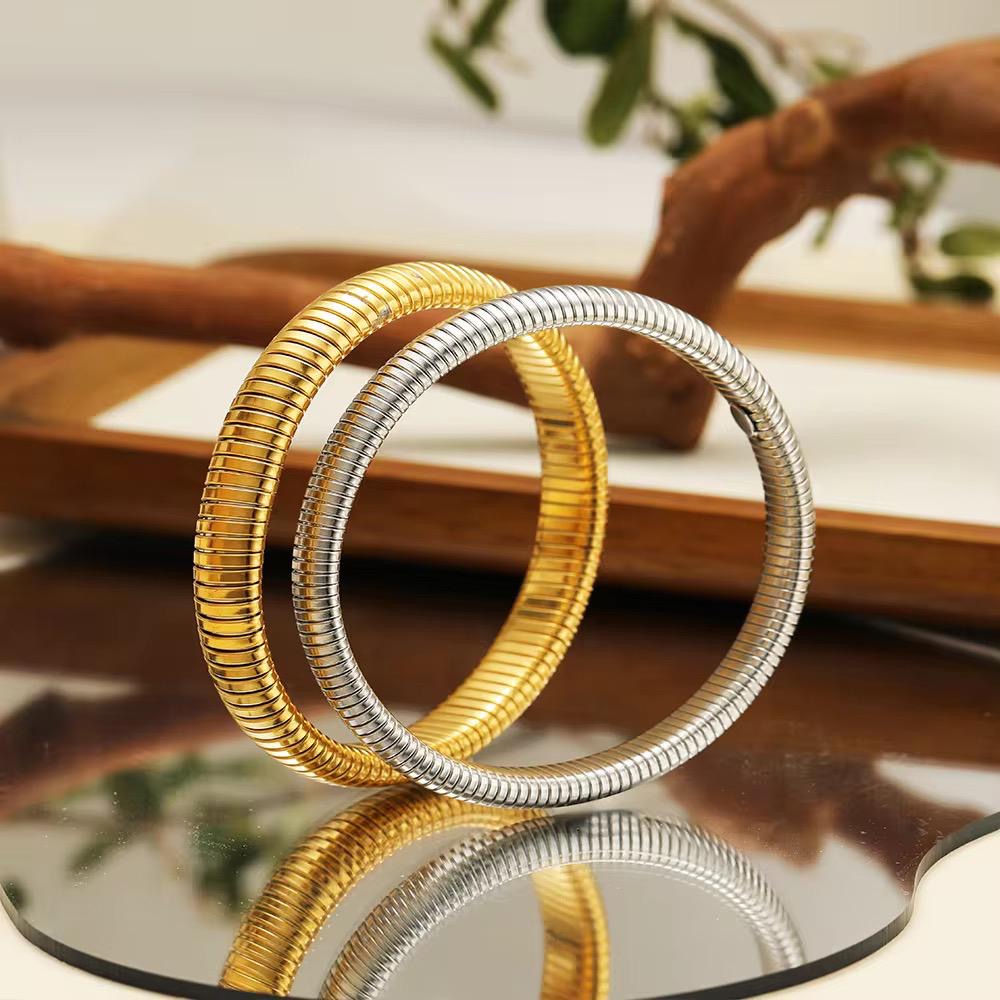 BSJ08A Stretchy Bracelet  - 18k Gold PVD plated 316 stainless steel - Anti tarnish