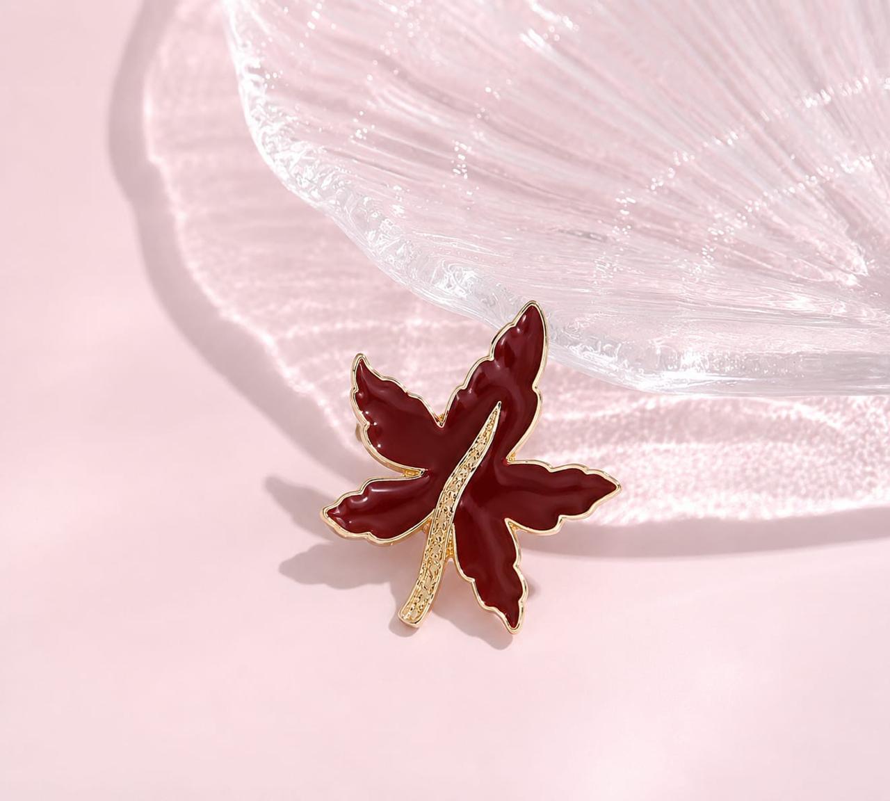 BR04B Crimson Autumn Maple Brooch ( 1 PC ) Anti Resistant