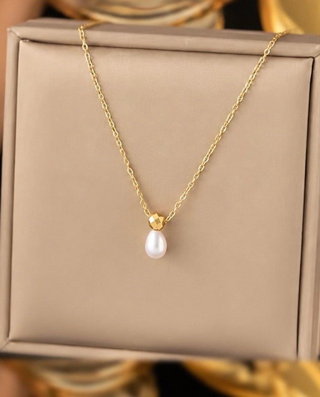 NSJ22 pearl necklace- 18k gold PVD plated 316 stainless steel - Anti tarnish