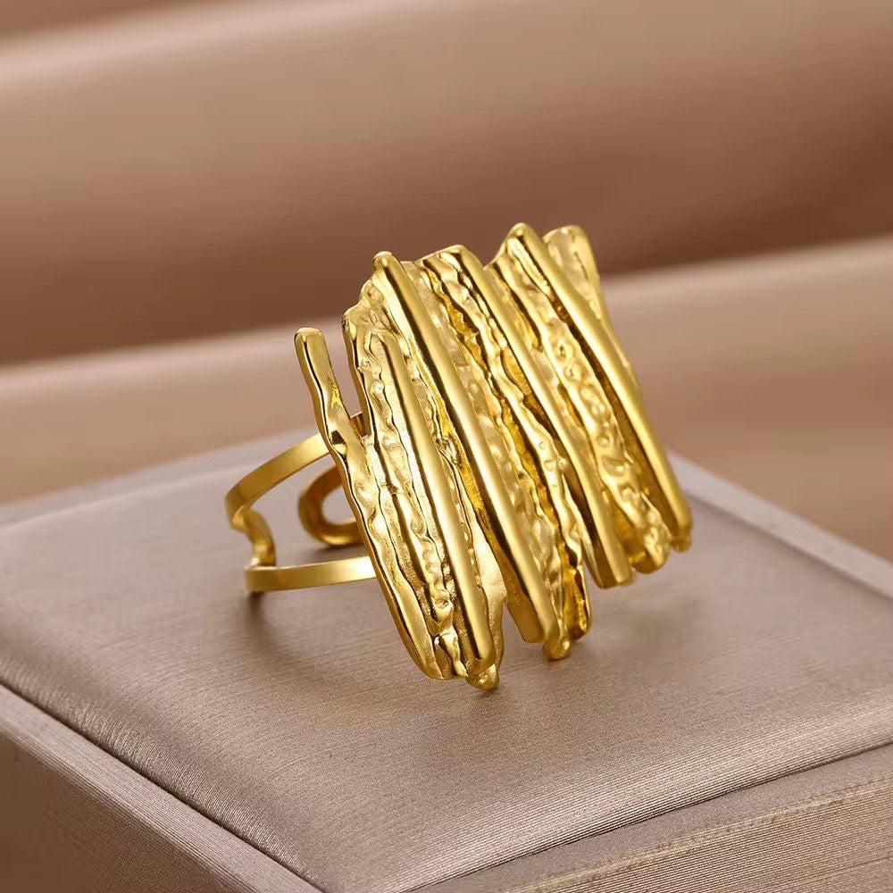 SJ 506 Chunky Fashion Hammered Ring adjustable - 18k Gold PVD plated stainless steel - Anti tarnish