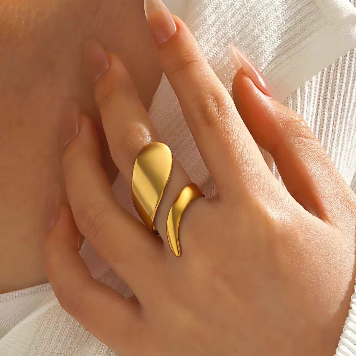 SJ 591 Geometric Fashion Style Ring Adjustable - 18k Gold PVD plated stainless steel - Anti tarnish