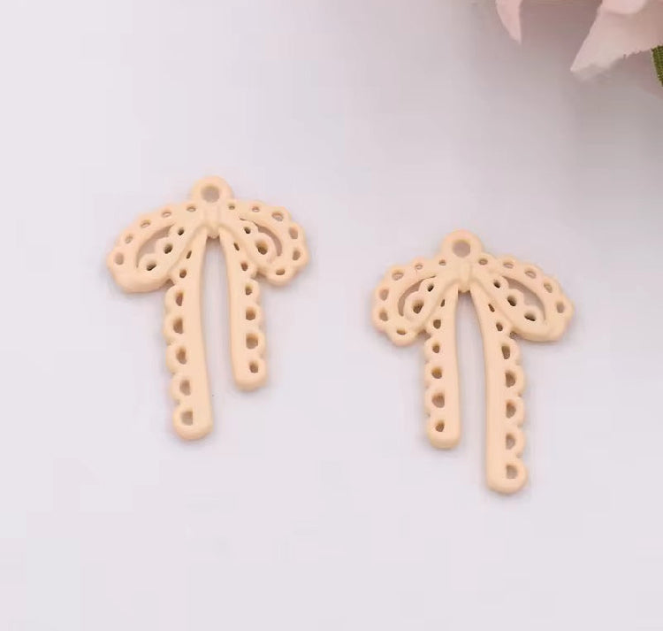 APC04X Bow Spray painted Charm ( 1 pc ) High Quality Alloy ( 28:20 mm )