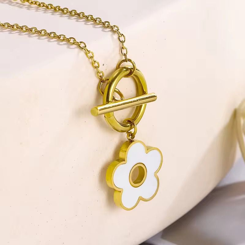 NSJ26D chunky Floral Necklace - 18k Gold PVD plated 316 stainless steel - Anti tarnish