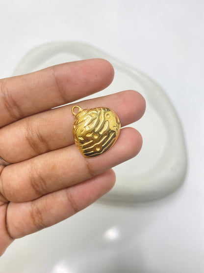 SS 2570 Conch shell charm 18k Gold plated stainless steel ( 1 piece ) Anti tarnish