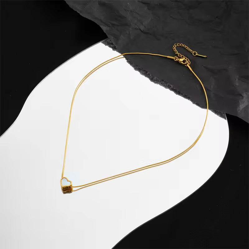 SS 227 White heart necklace -18k gold plated stainless steel - Anti tarnish - Wholesale