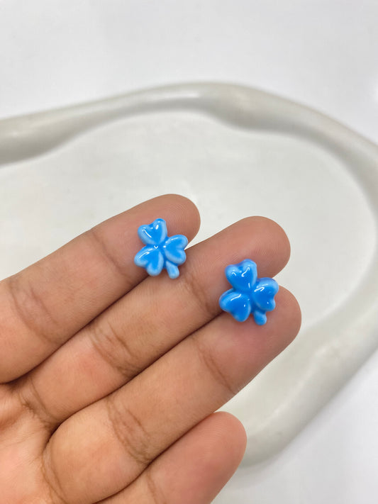 BBB 056 (j) pastel blue Clover leaf porcelain ceramic bead ( 1 pc )