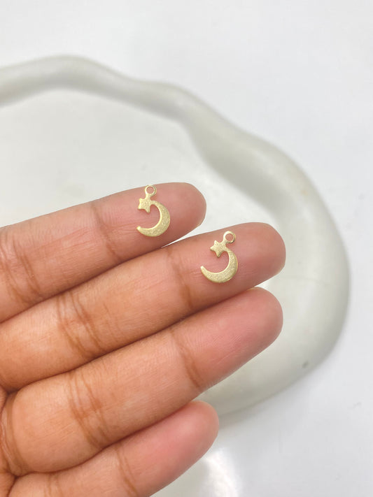 B 319 Tiny star moon charm ( 1 pc )