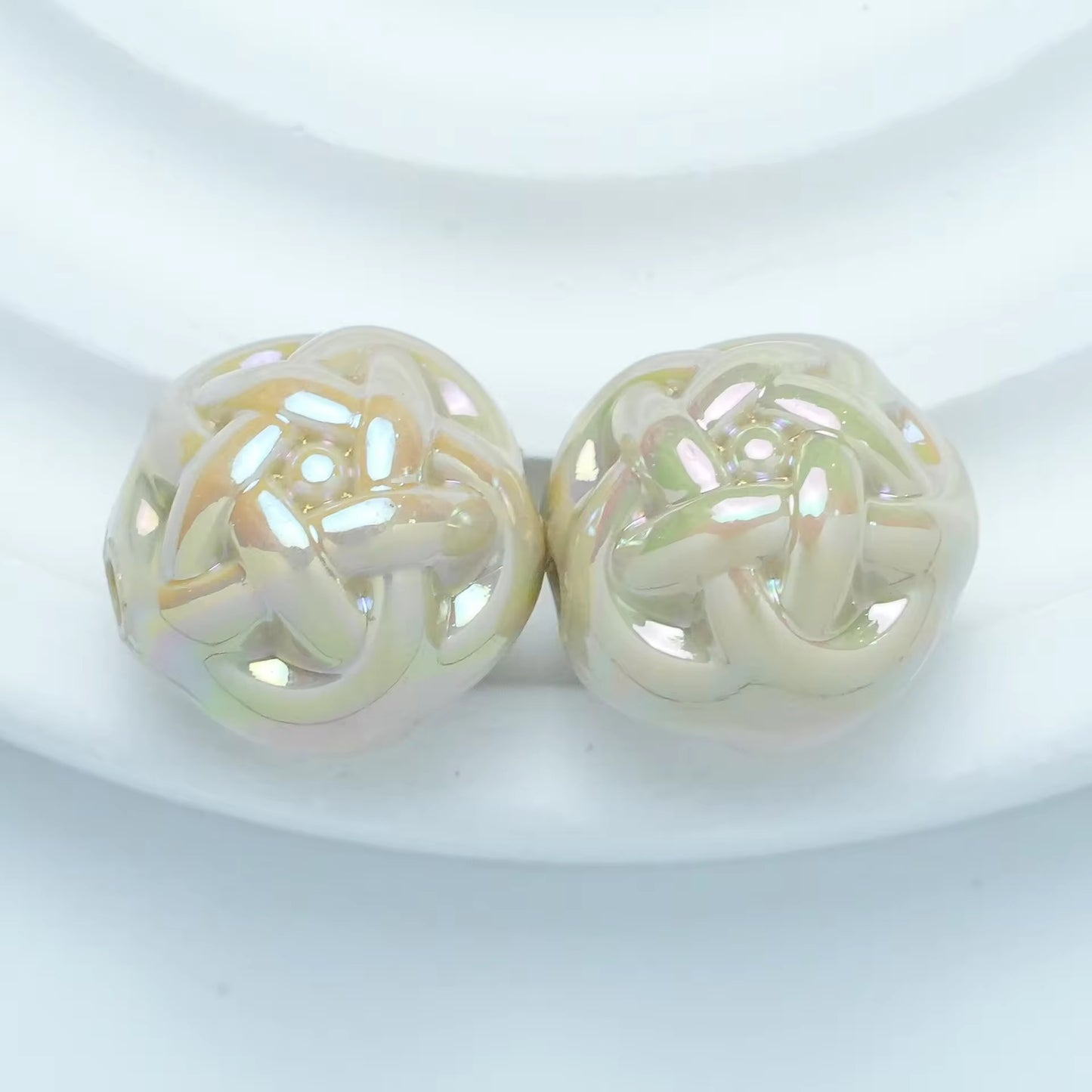 BBB 382 Yarn Ball Round Bead ( 1 pc ) UV plated Acrylic ( 16mm )