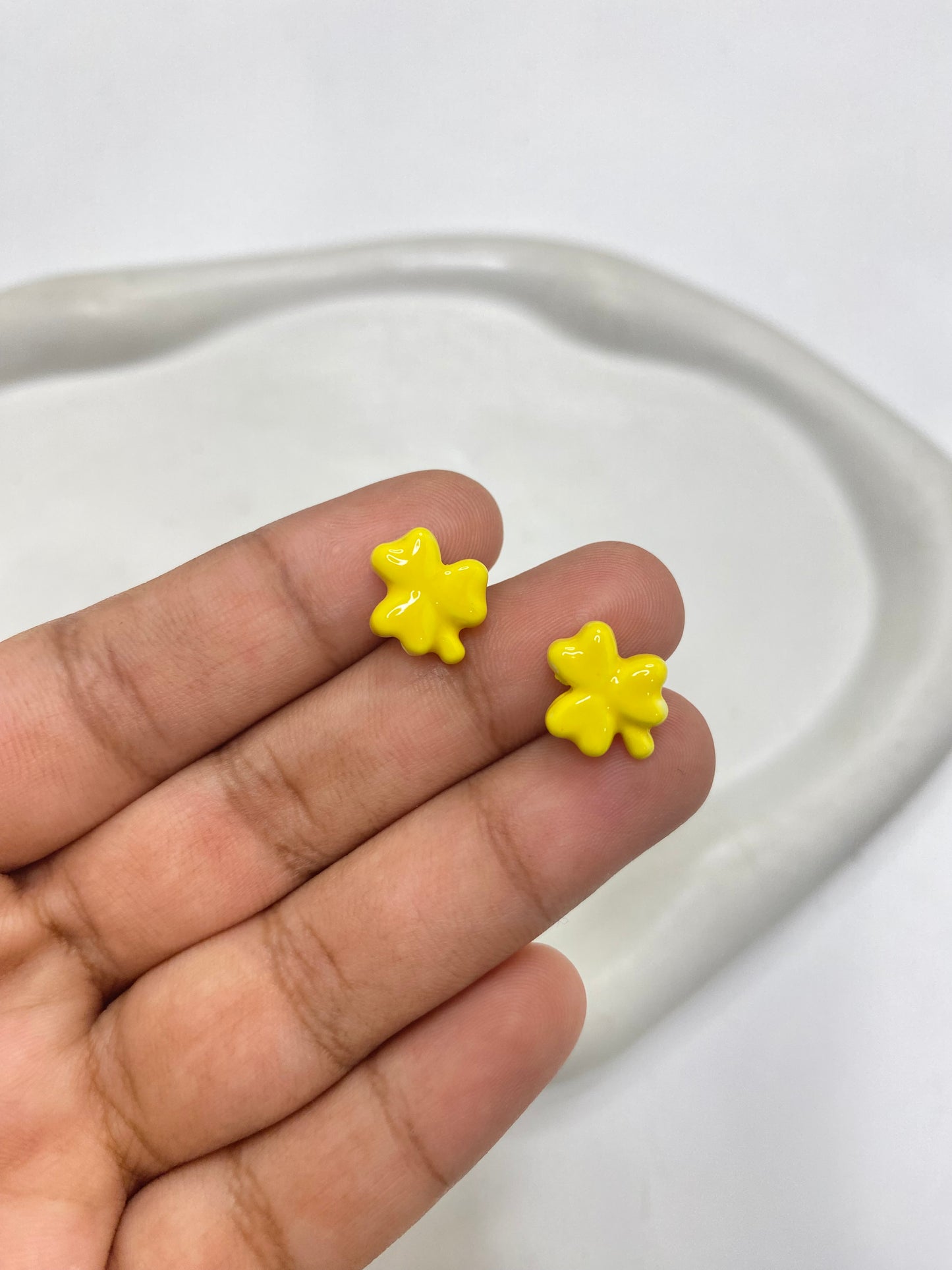 BBB 056 (c) Yellow Clover leaf porcelain ceramic bead ( 1 pc )