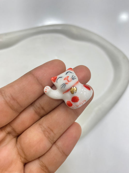 BBB 055 (b) Japanese cat porcelain ceramic bead ( 1 pc )