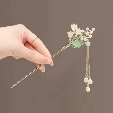 HA 11 Modern Flower pearly Hair Stick with Dangling Tassel Drop - Retro korean Style ( 1 pc )