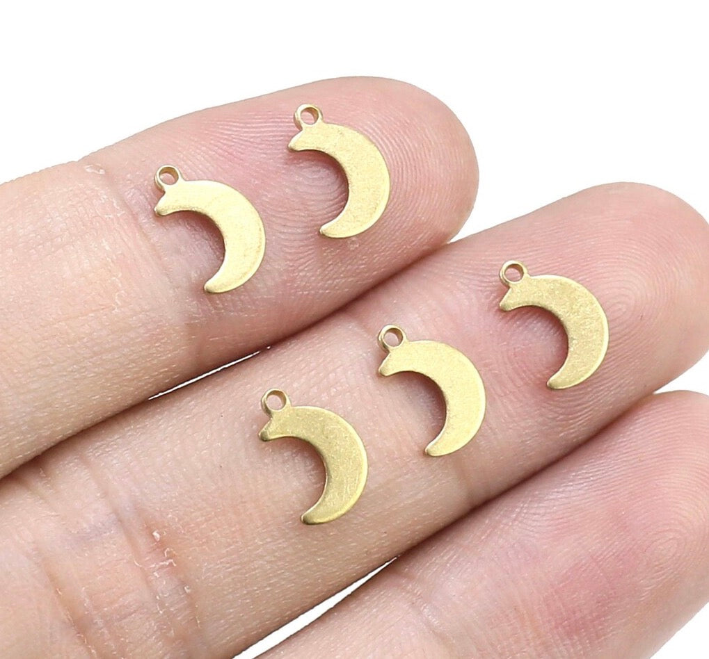 BC01O Moon Tiny charm ( 1 pc ) Raw Brass