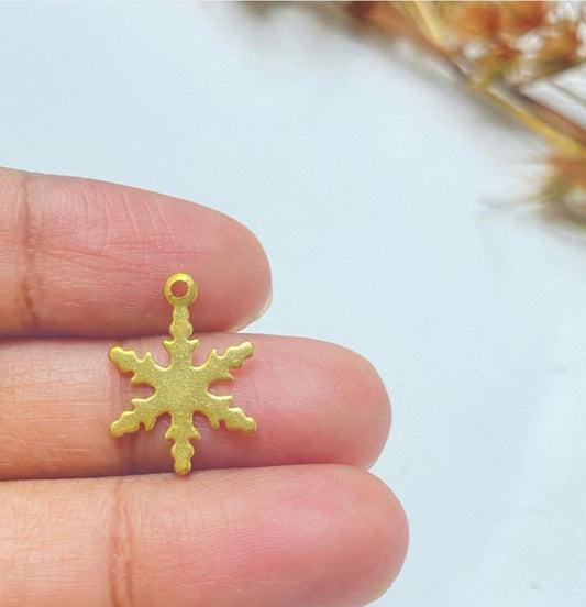 SS 33 Snowflake Charm ( 1 pc )