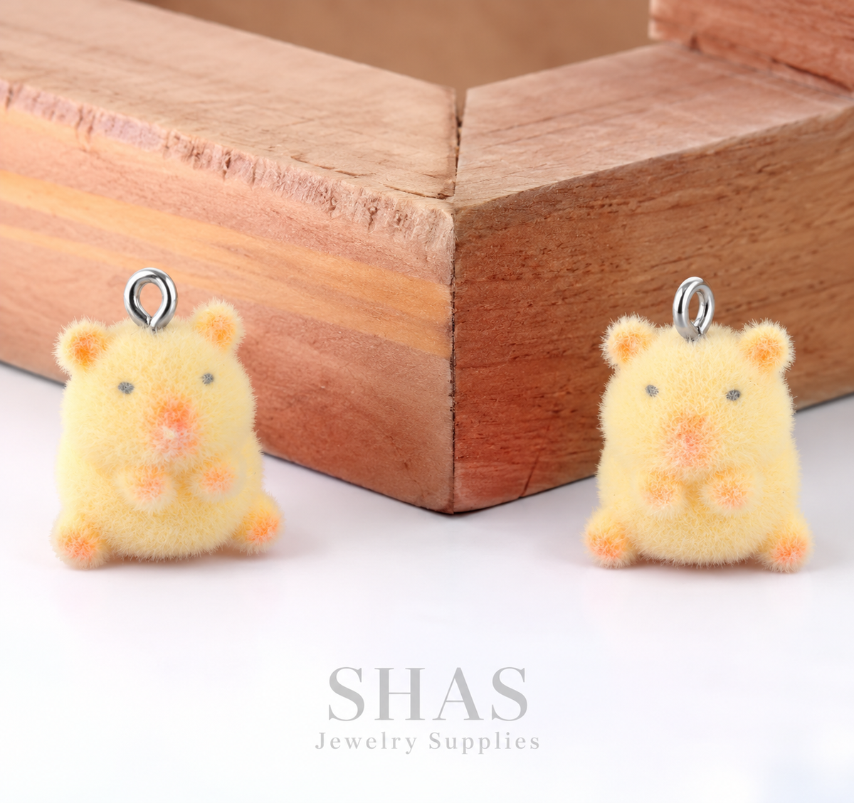 RM14P Yellow Capybara 3D Fur Flocking Resin Charm ( 1 pc )