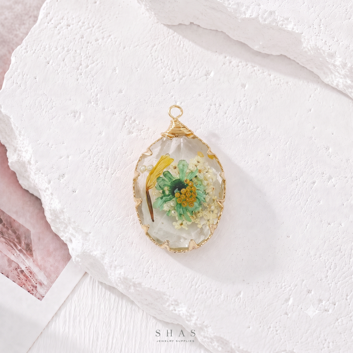 RFC02Q Green White Resin Flower Pendant Charm ( 1 pc )